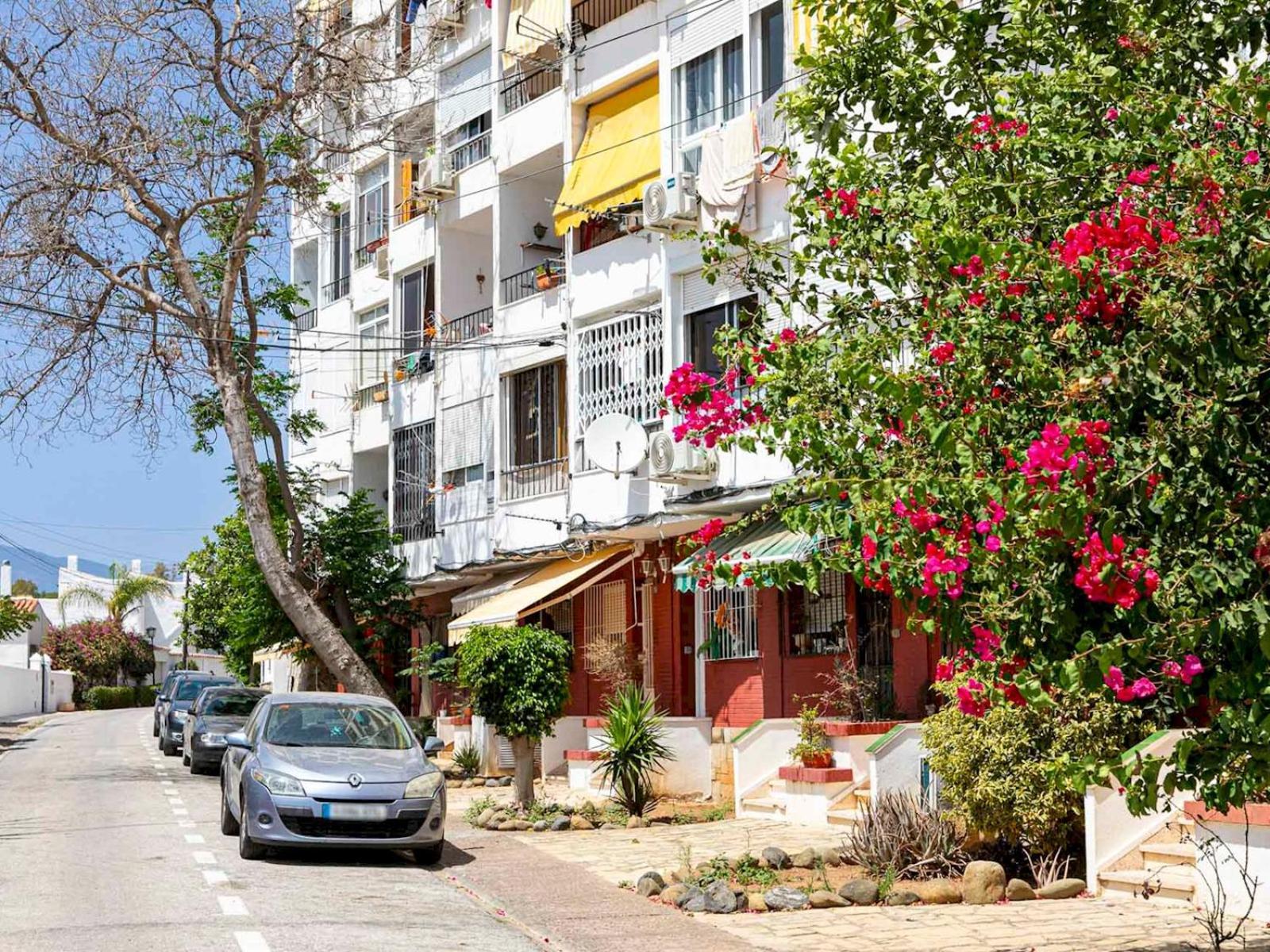 Appartamento Pass The Keys Cozy In Heart Of Nueva Andalucia