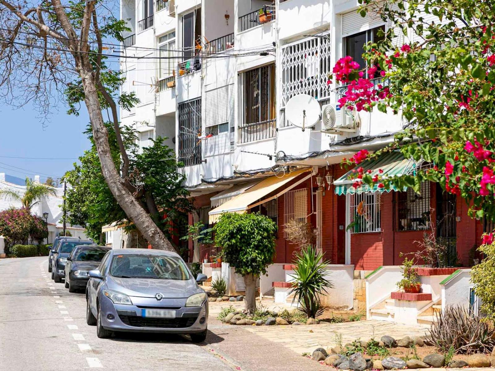 Appartamento Pass The Keys Cozy In Heart Of Nueva Andalucia *